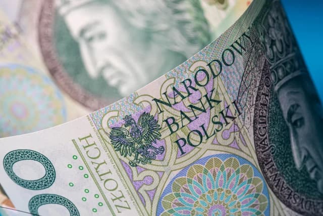 Czy pożyczkę trzeba zgłosić do urzędu skarbowego? Sprawdź obowiązki